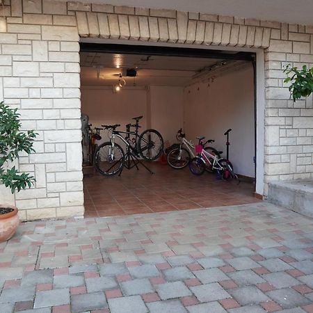 Apartments Luciana & Helena Pula Extérieur photo