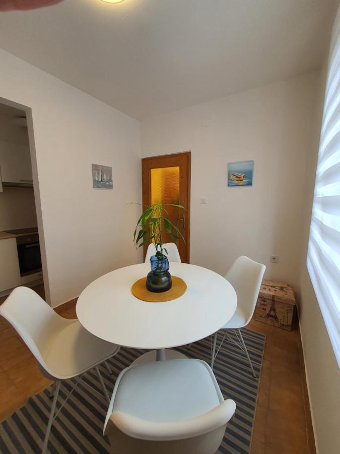 Apartments Luciana & Helena Pula Extérieur photo