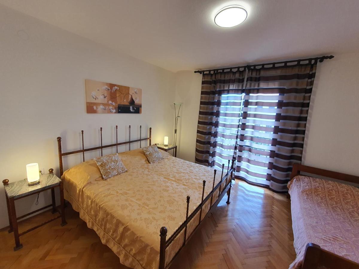 Apartments Luciana & Helena Pula Extérieur photo