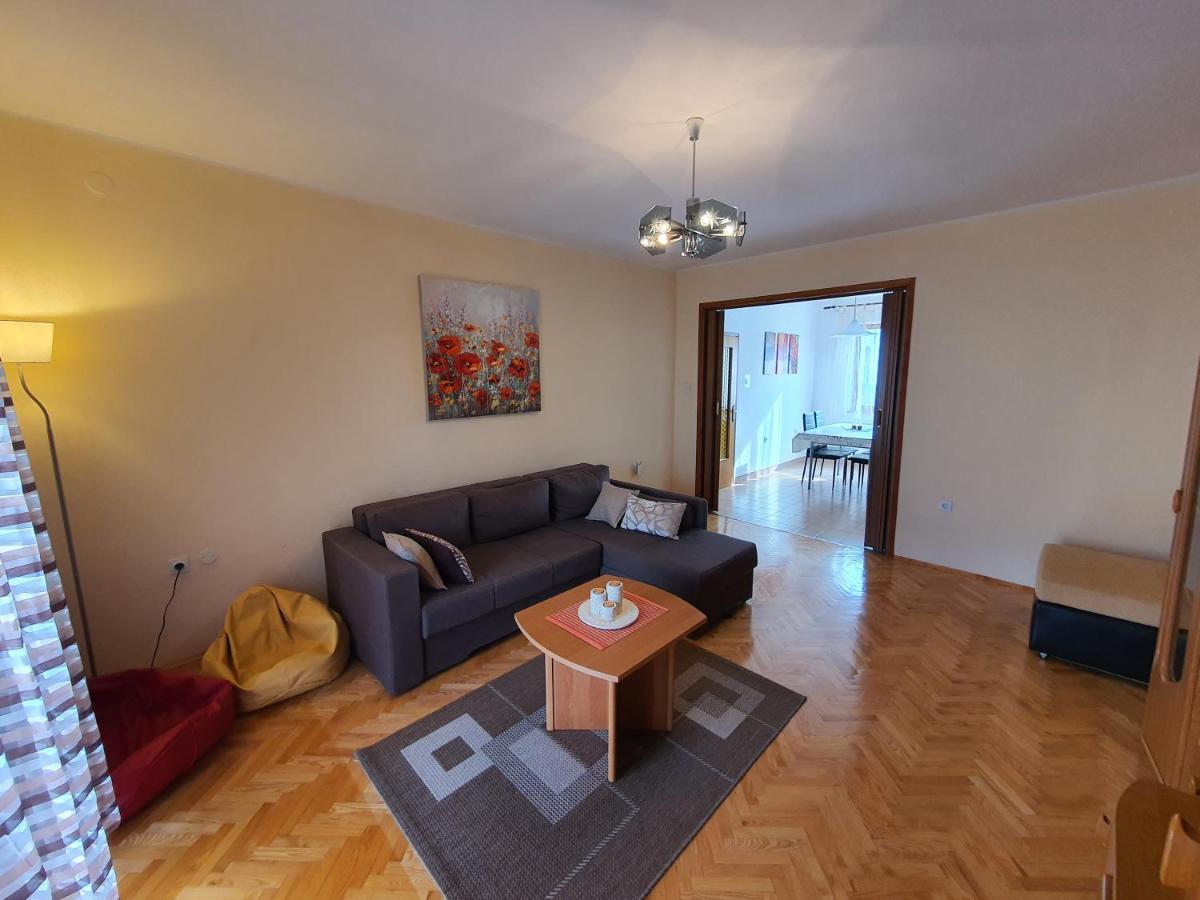 Apartments Luciana & Helena Pula Extérieur photo