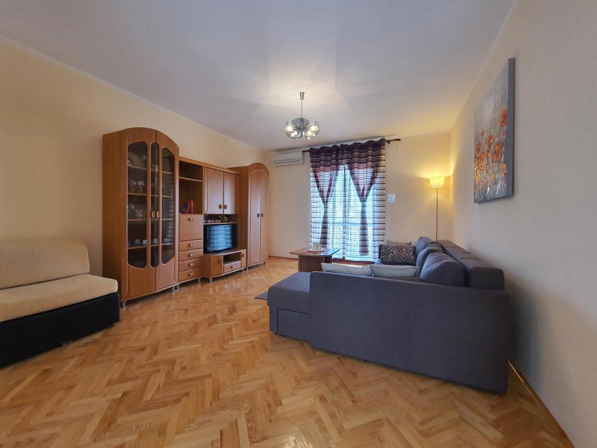 Apartments Luciana & Helena Pula Extérieur photo